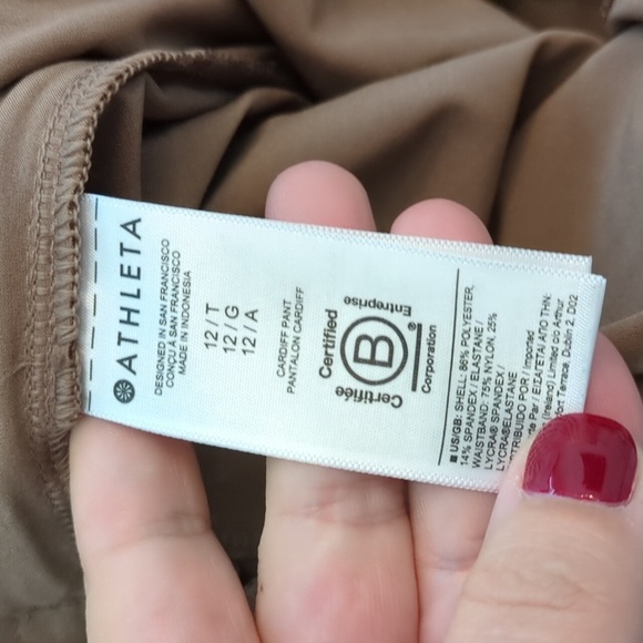 Athleta Rustic Beige Cardiff Lightweight Hiking Travel Pants Folded Hem Sz 12 - Picture 7 of 10